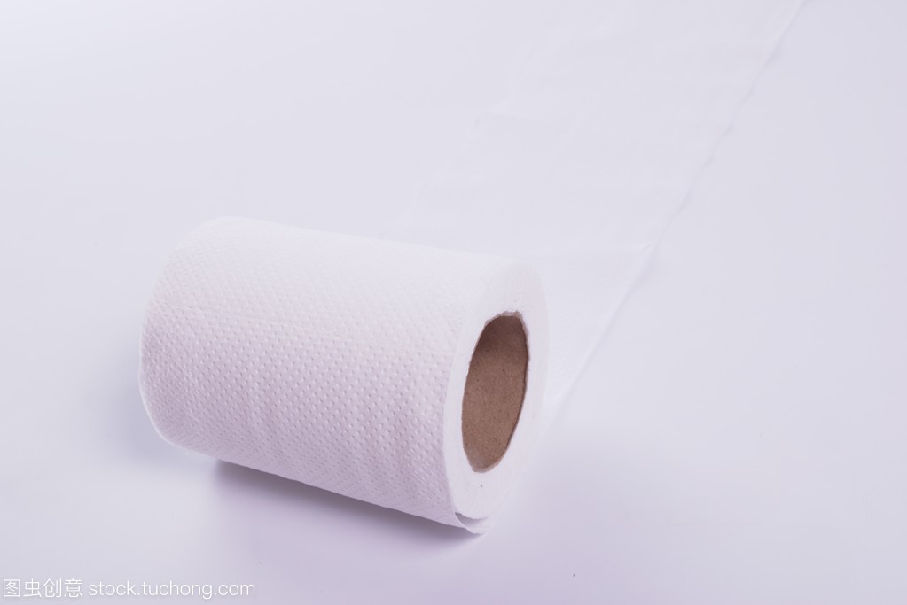 白色衛(wèi)生紙 日常生活中的紙制品選擇與環(huán)?？剂? class=